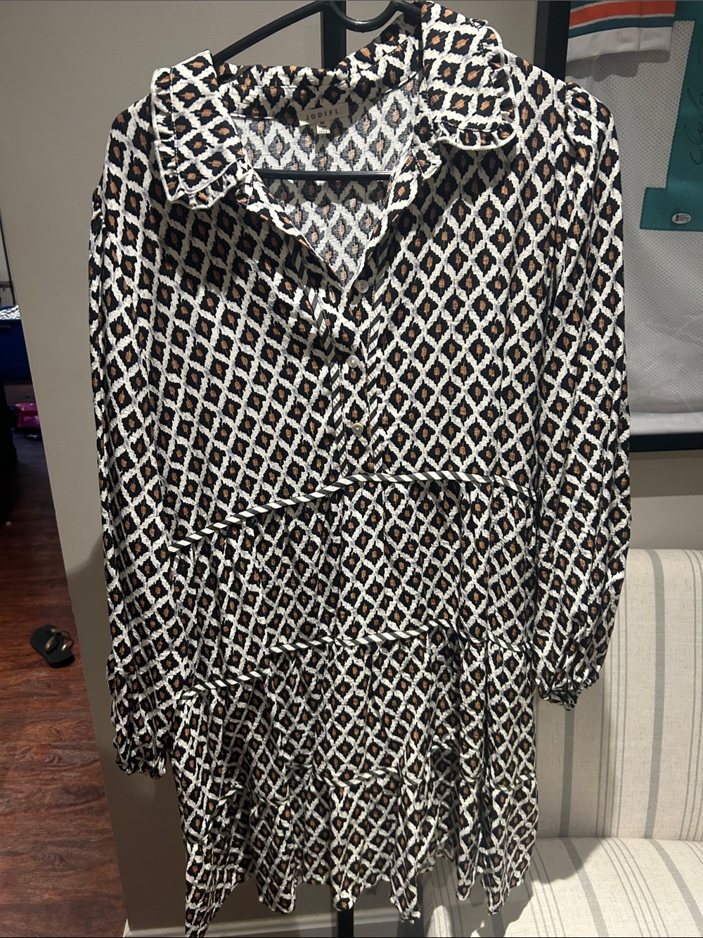 JODIFL Black, White & Brown Geometric Tiered Long-Sleeve Dress